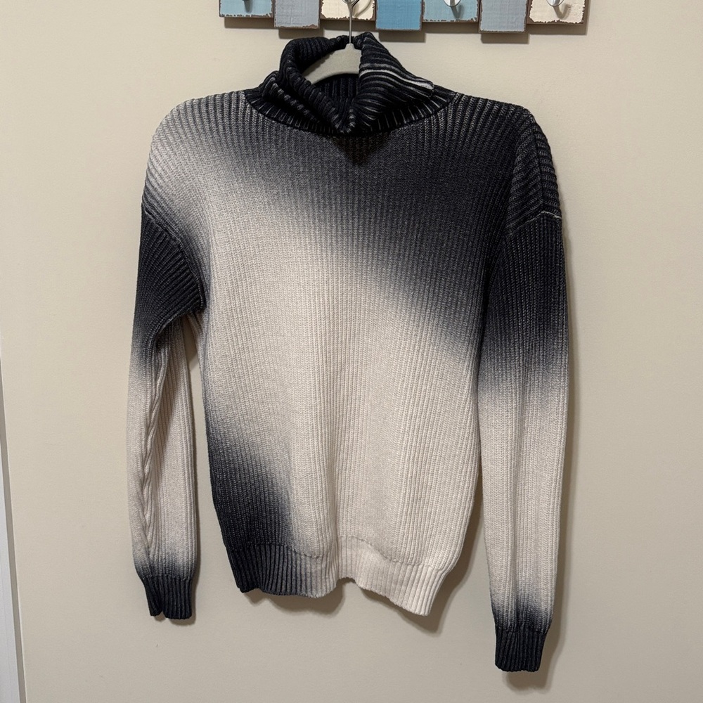 WISPR by Brodie Women’s Black and Cream Ombré Sweater / Size S / Cotton Blend